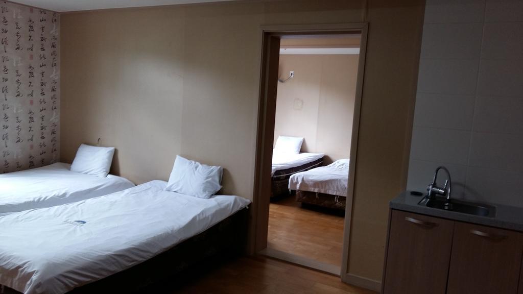 Arbon Youth Hostel & Resort Csedzsu Kültér fotó