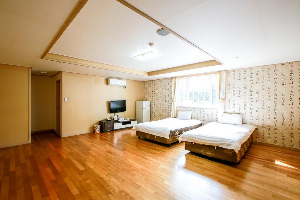 Arbon Youth Hostel & Resort Csedzsu Kültér fotó